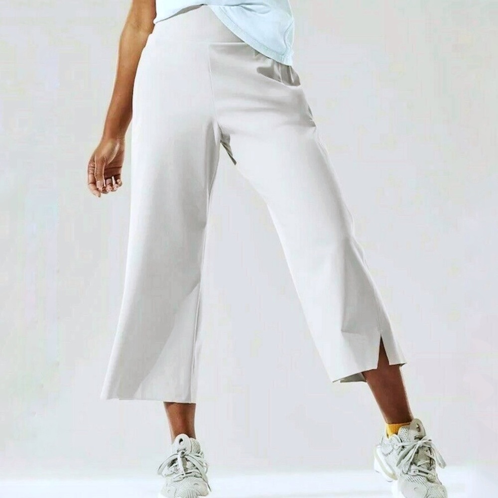 Athleta Cream Cosmic Crop Pant